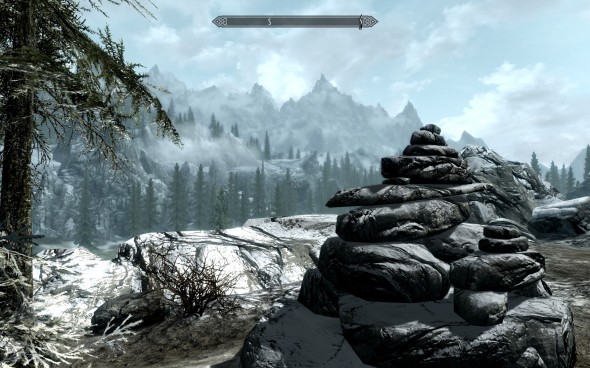 Skyrim, simulation officielle de randonnée. Il y a même les cairns pour ne pas se perdre !